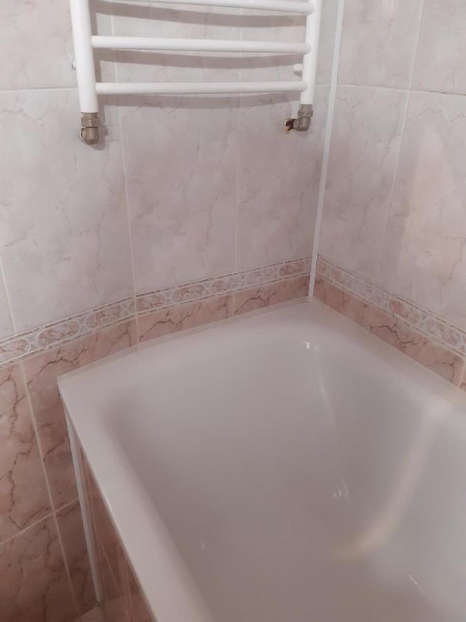 4 Площа Гагаріна Apartment วินนิตซา ภายนอก รูปภาพ